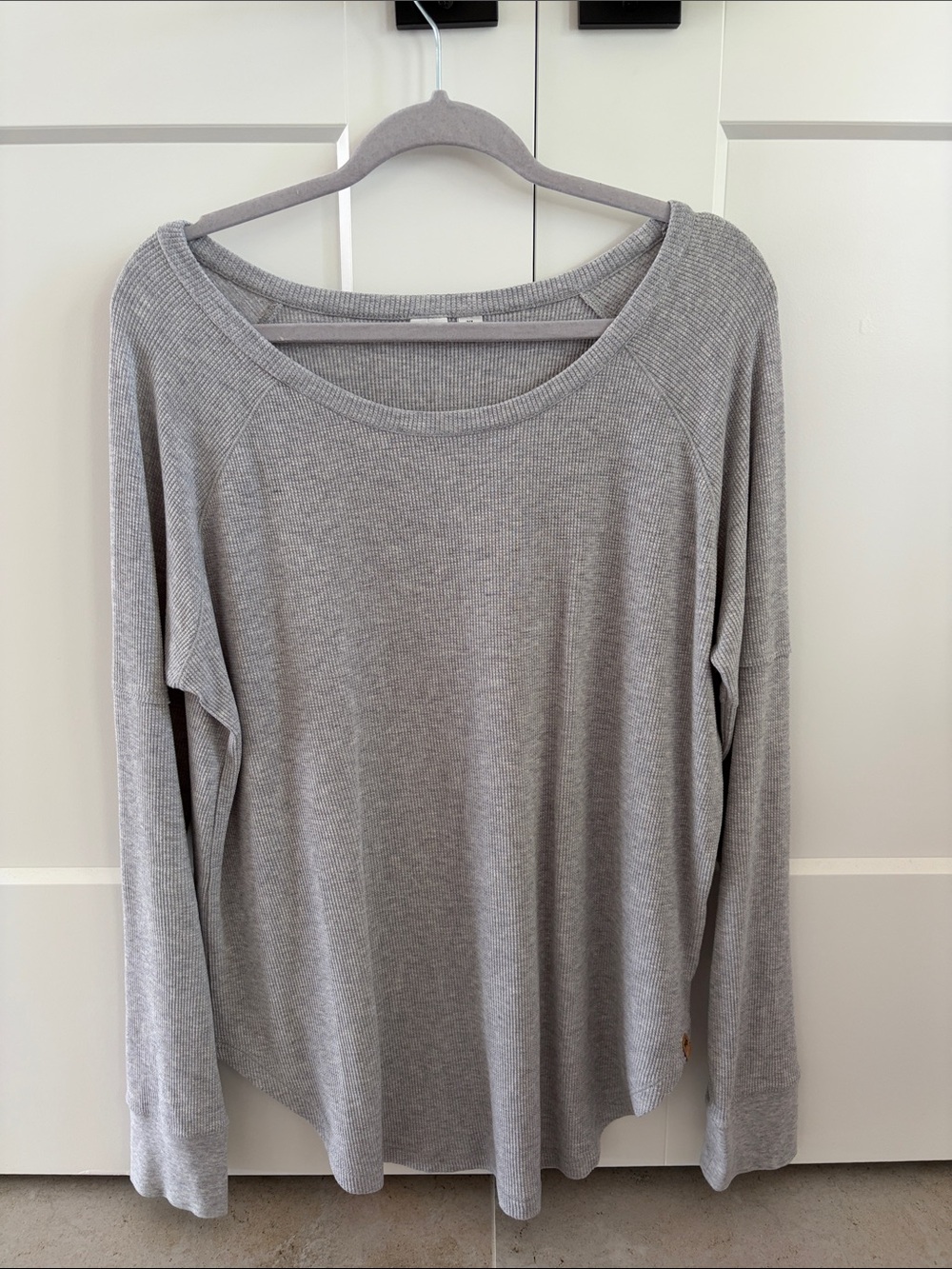 tentree Ribbed Long-Sleeve Scoop Neck Top - Light Gray